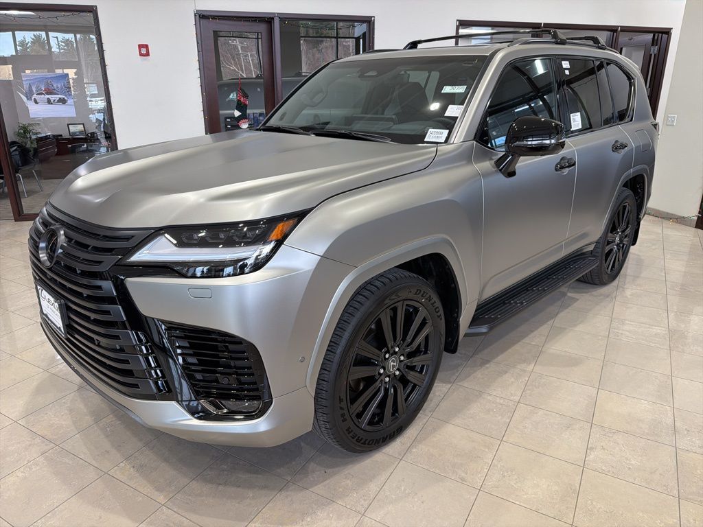 2025 Lexus LX Luxury's photo