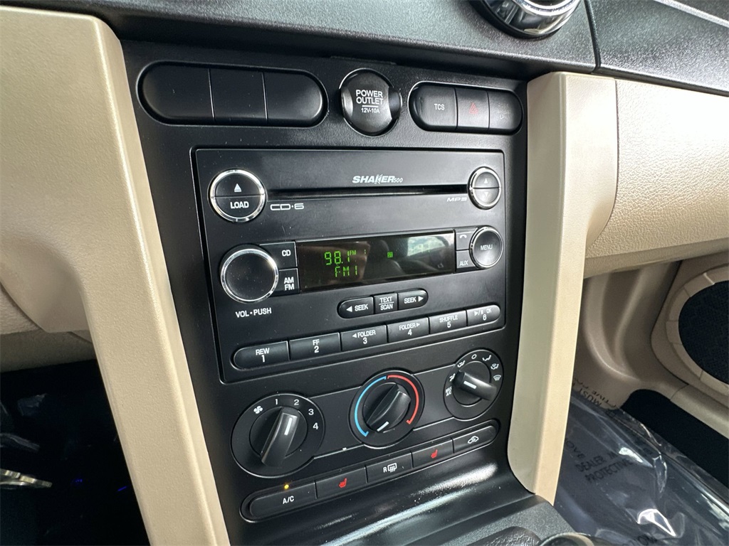 2008 Ford Mustang GT Premium photo 26