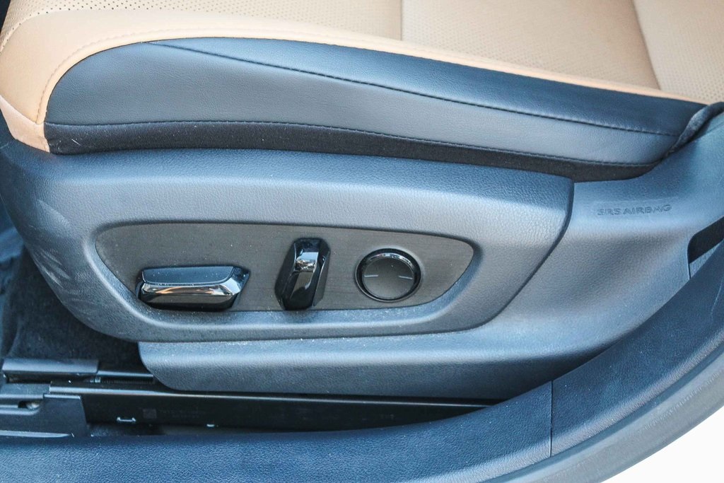 2022 Lexus ES 300h photo 21