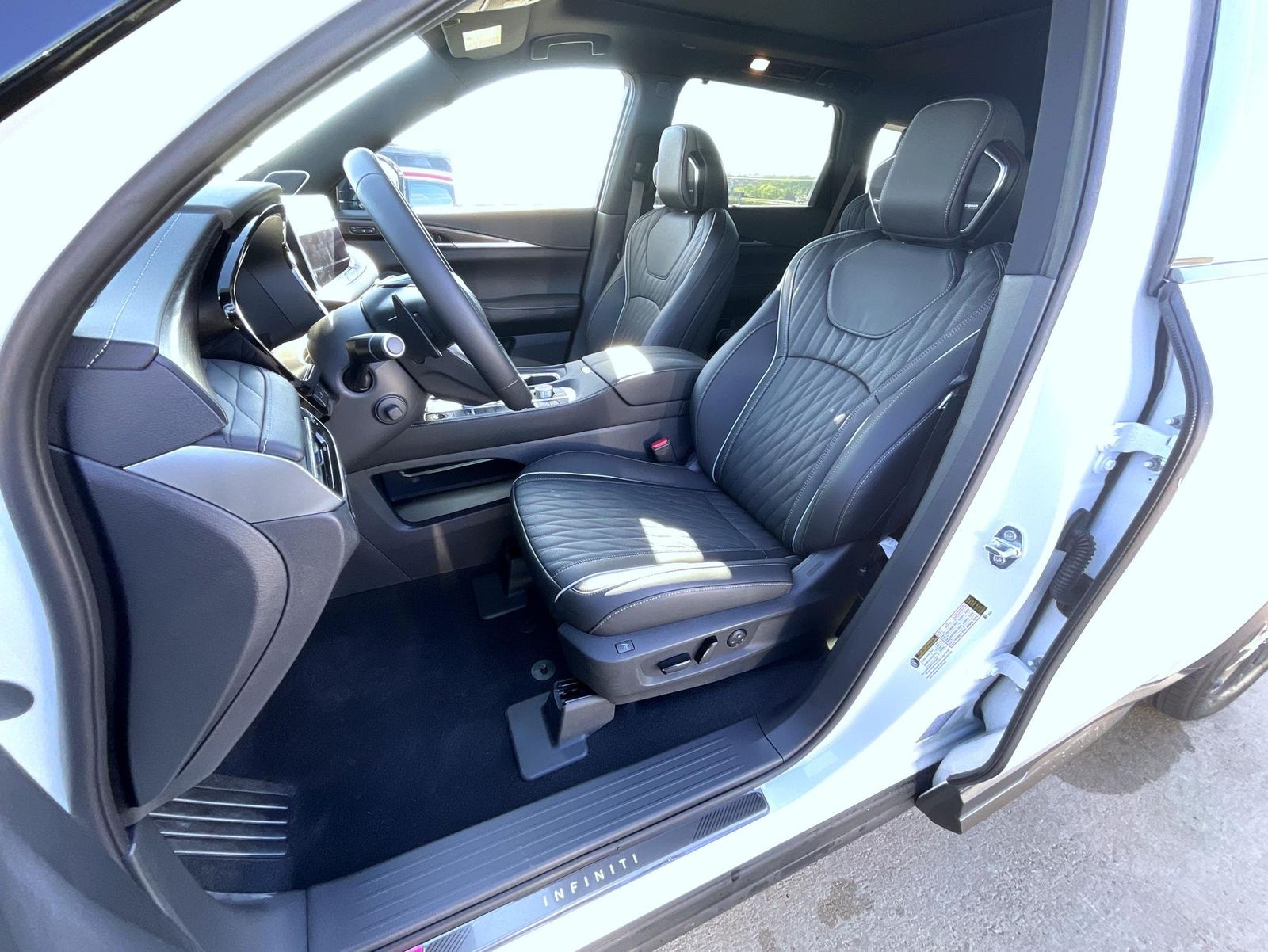 2026 Infiniti QX60 Autograph AWD photo 9