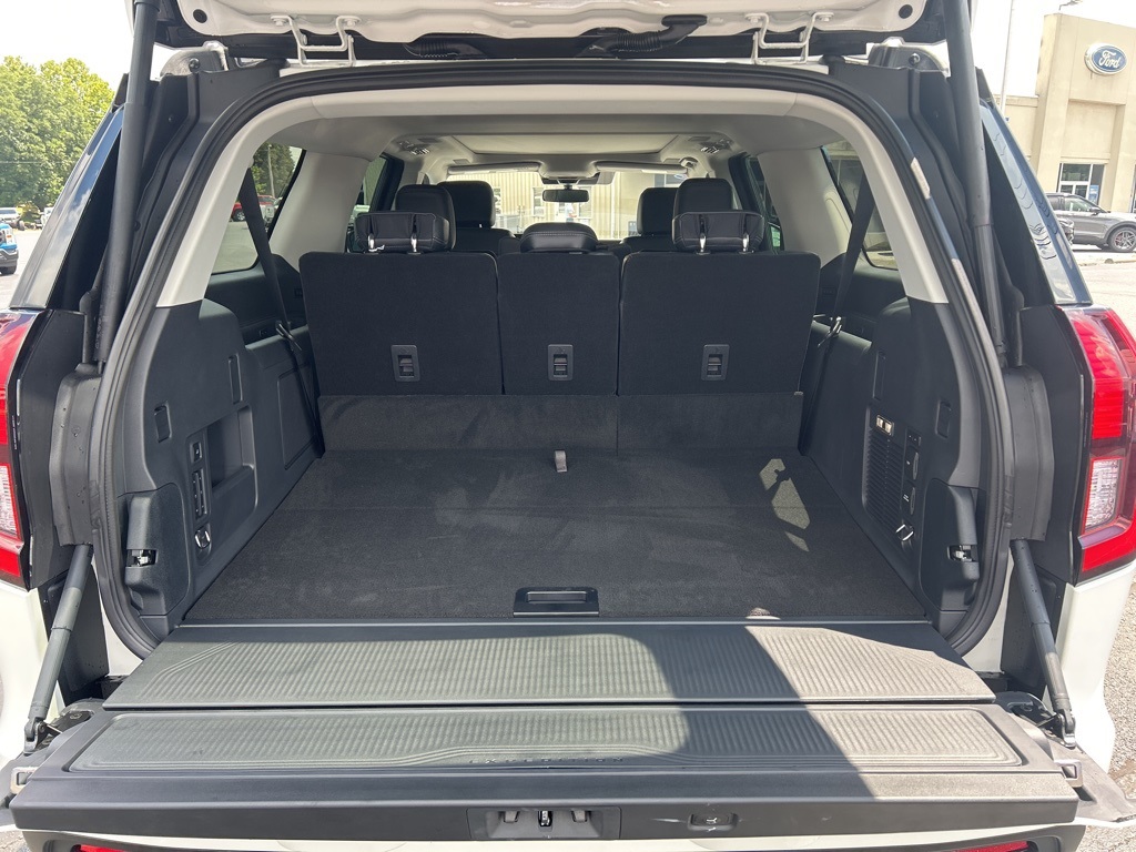 2025 Ford Expedition Platinum MAX photo 17