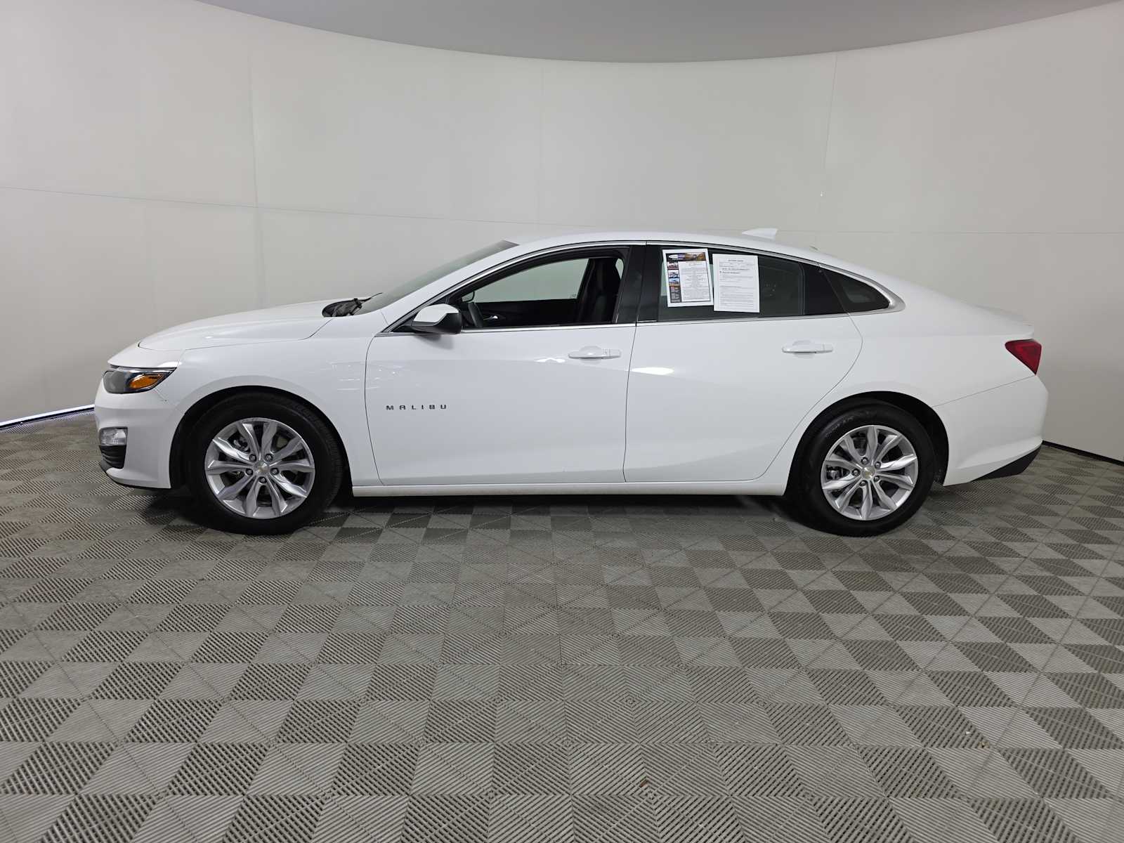2024 Chevrolet Malibu 1LT photo 4