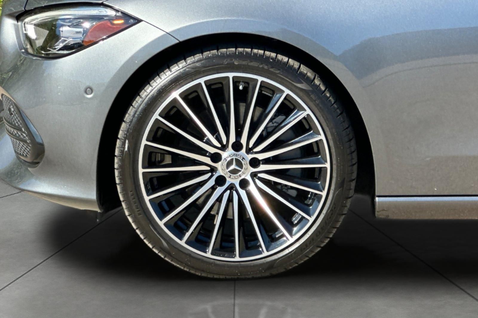 2025 Mercedes Benz C 300 photo 4