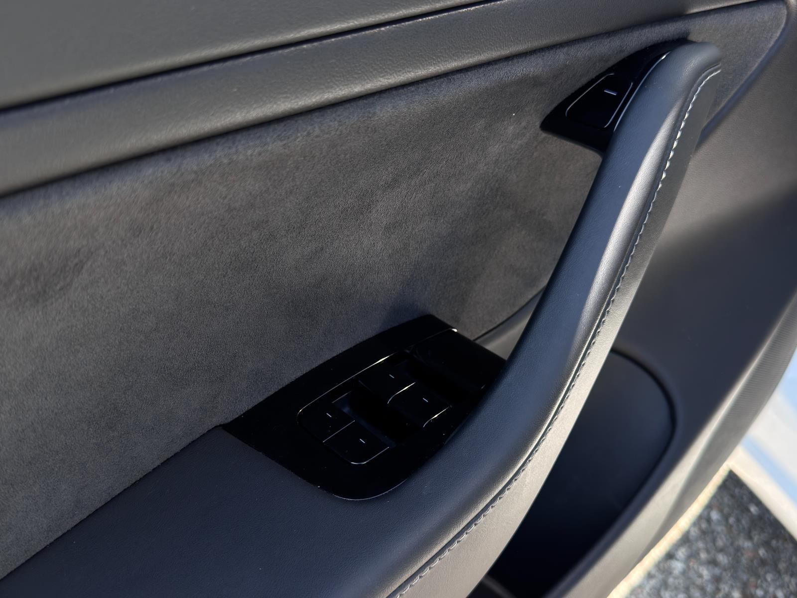 2018 Tesla Model 3 Long Range photo 11