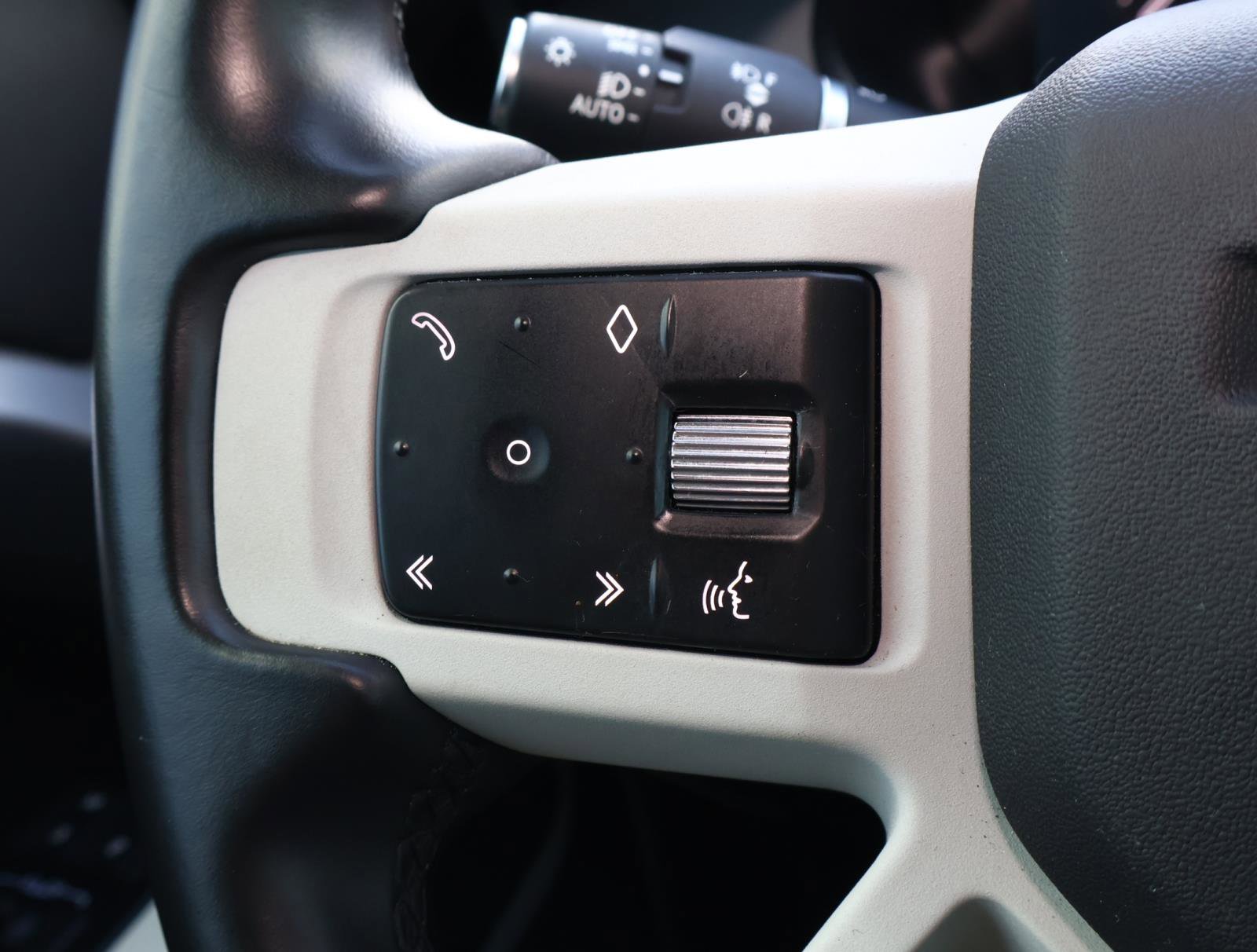 2023 Land Rover Defender S photo 22