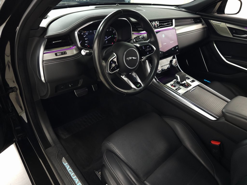 2022 Jaguar XF R-Dynamic SE photo 16