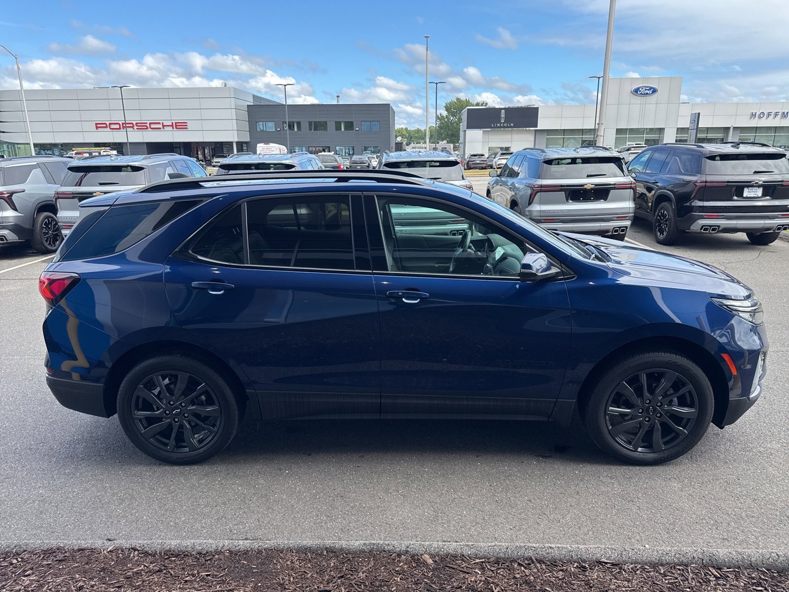 2023 Chevrolet Equinox RS photo 3