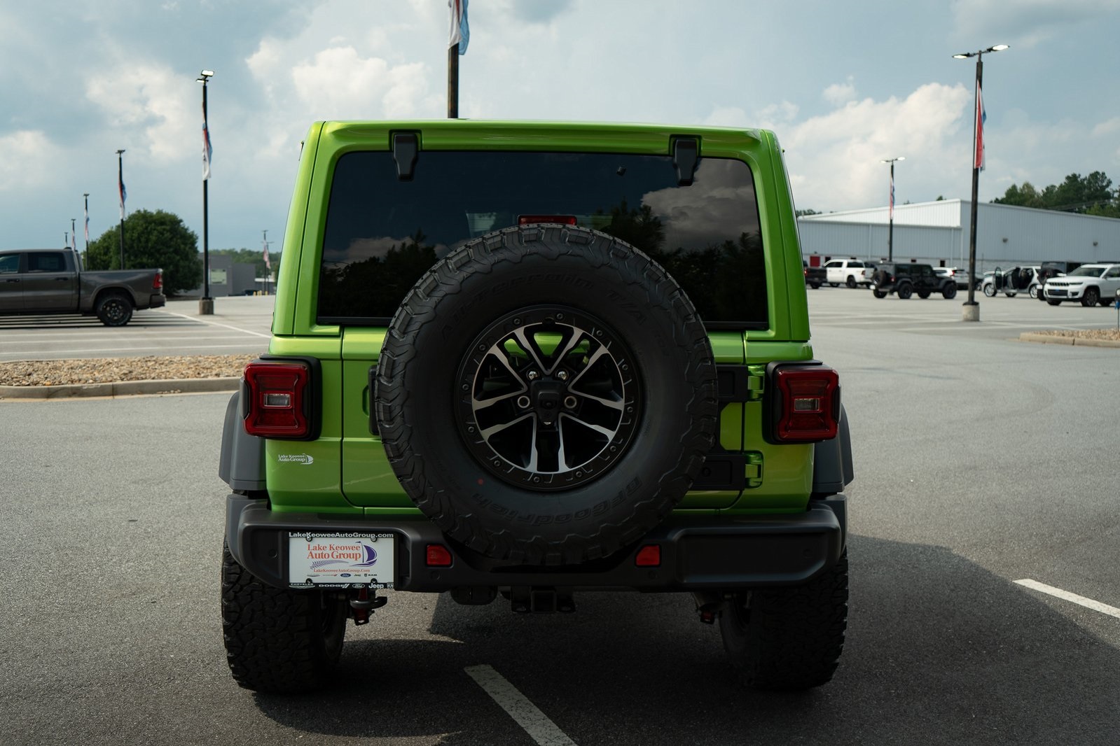 2025 Jeep Wrangler Willys photo 8