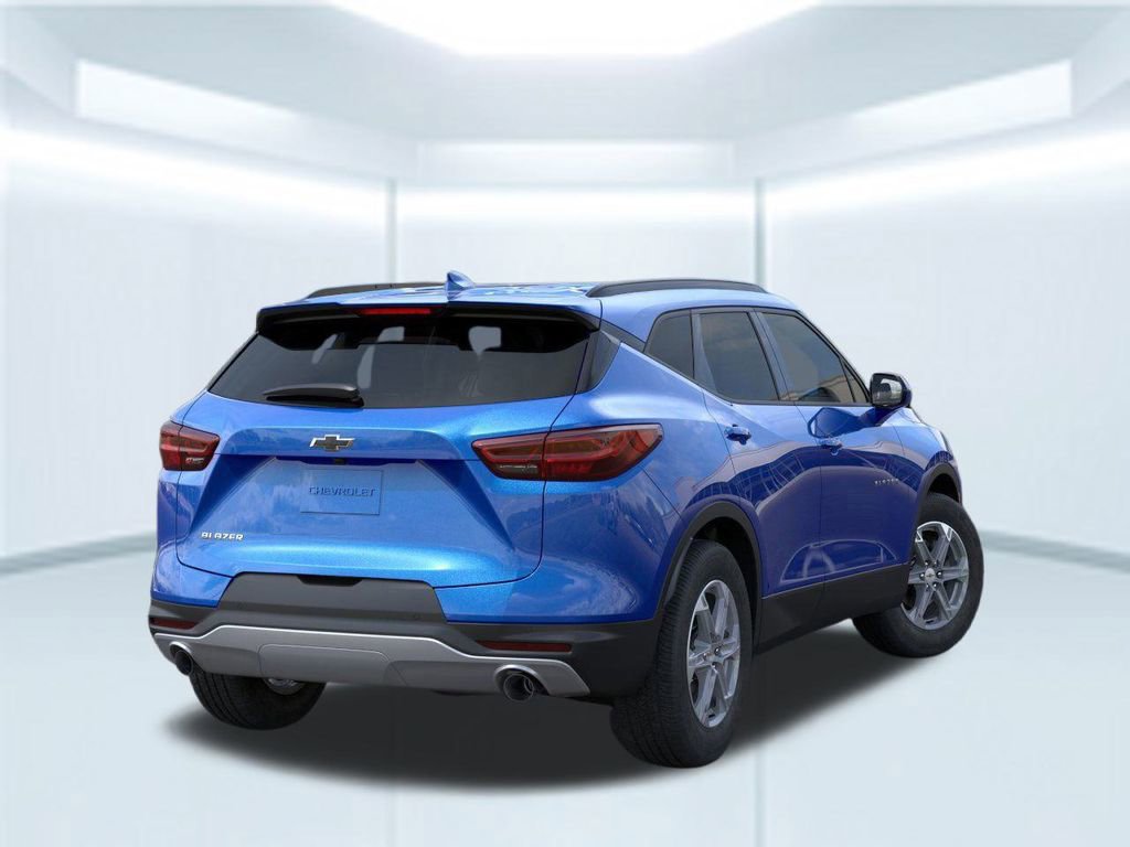 2025 Chevrolet Blazer 2LT photo 3