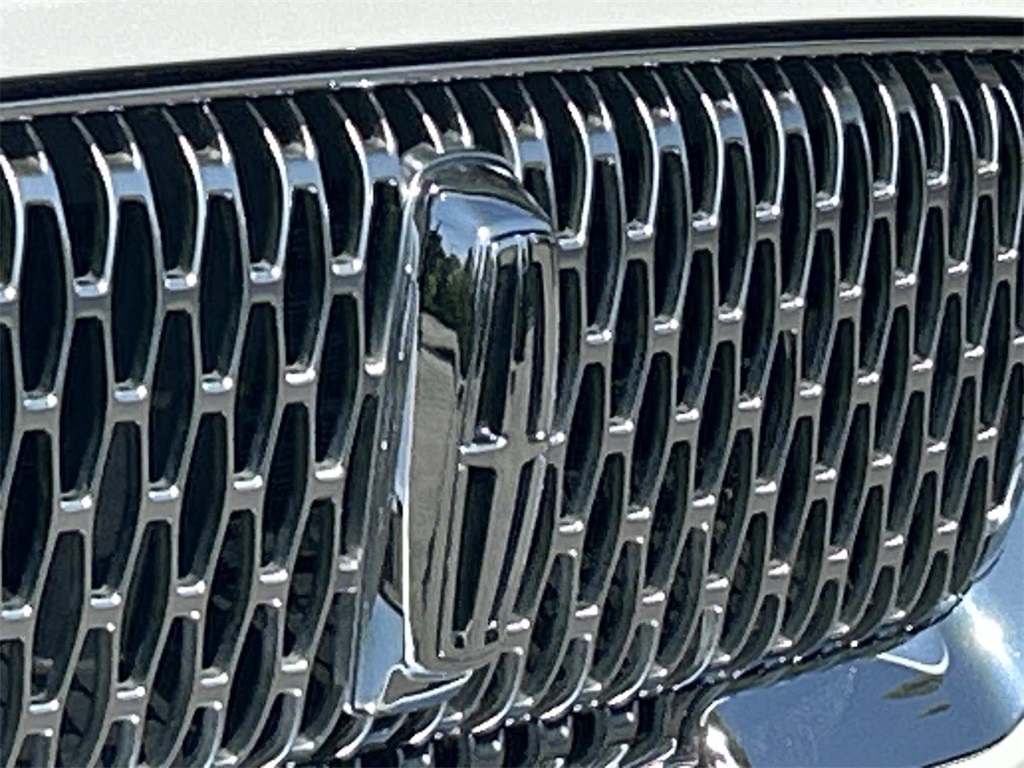 2022 Lincoln Corsair Standard photo 10