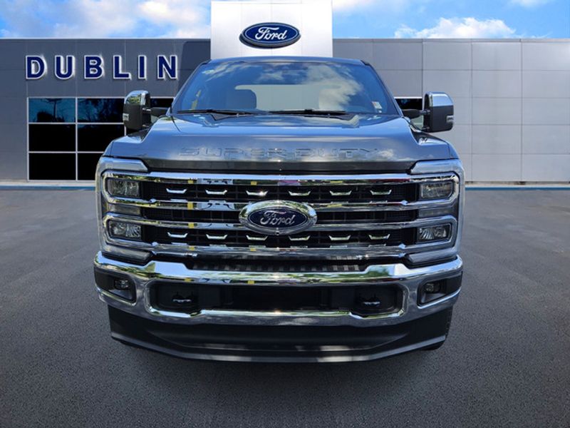 2025 Ford F-250 Lariat photo 2