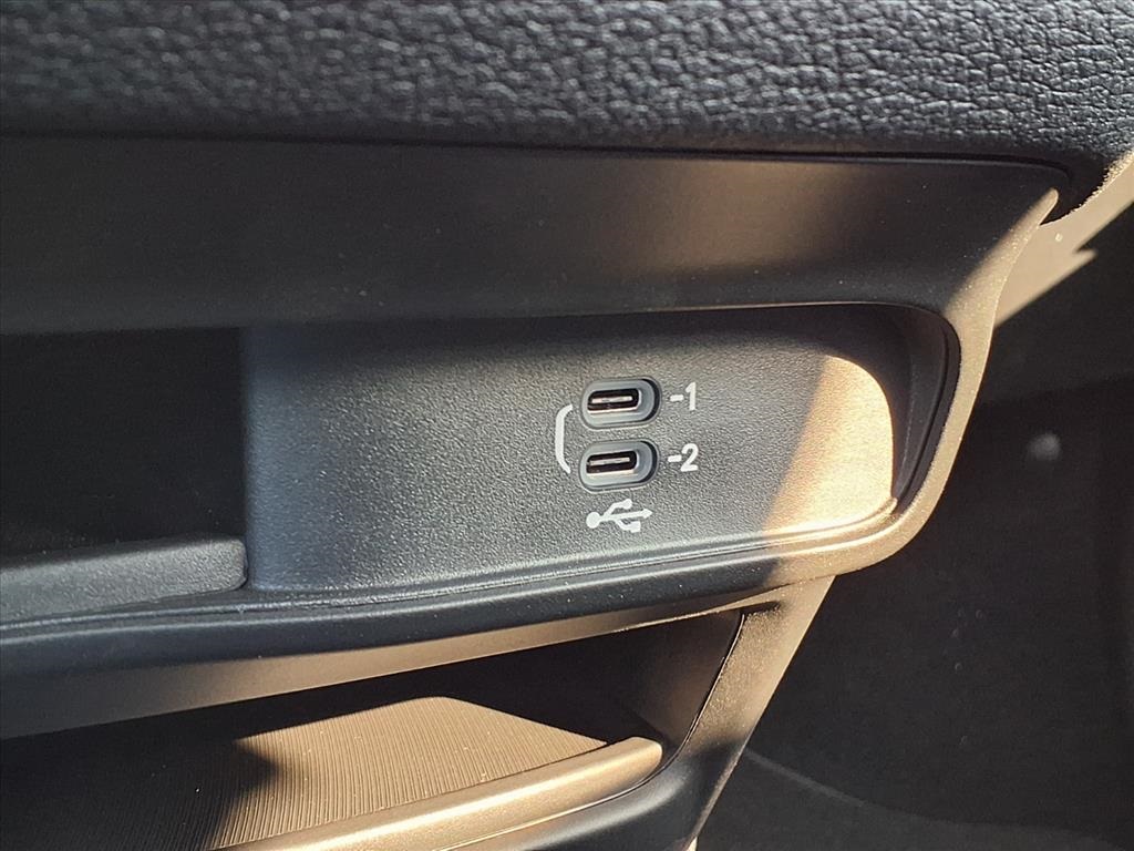 2026 Chrysler Pacifica photo 18