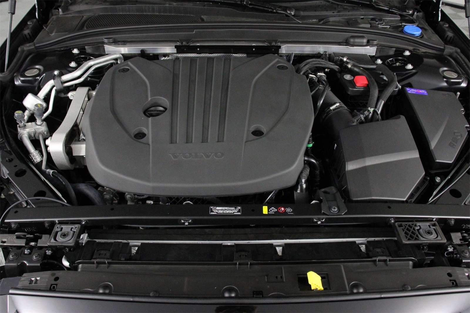 2026 Volvo V60 Cross Country B5 Plus photo 12