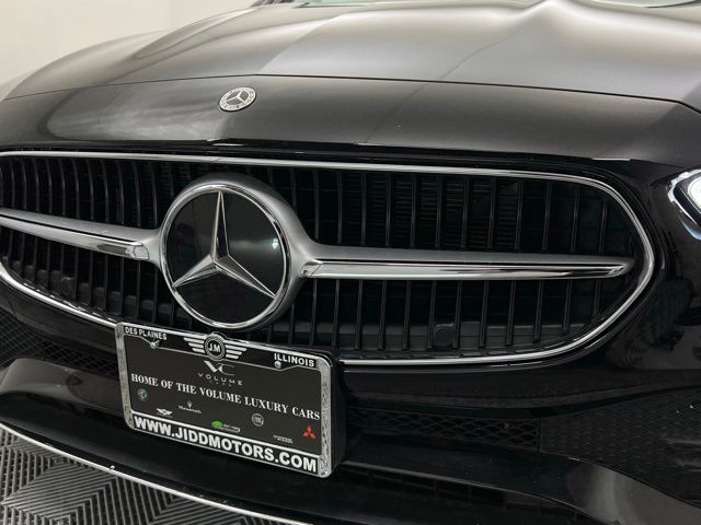 2025 Mercedes Benz C 300 4MATIC photo 4