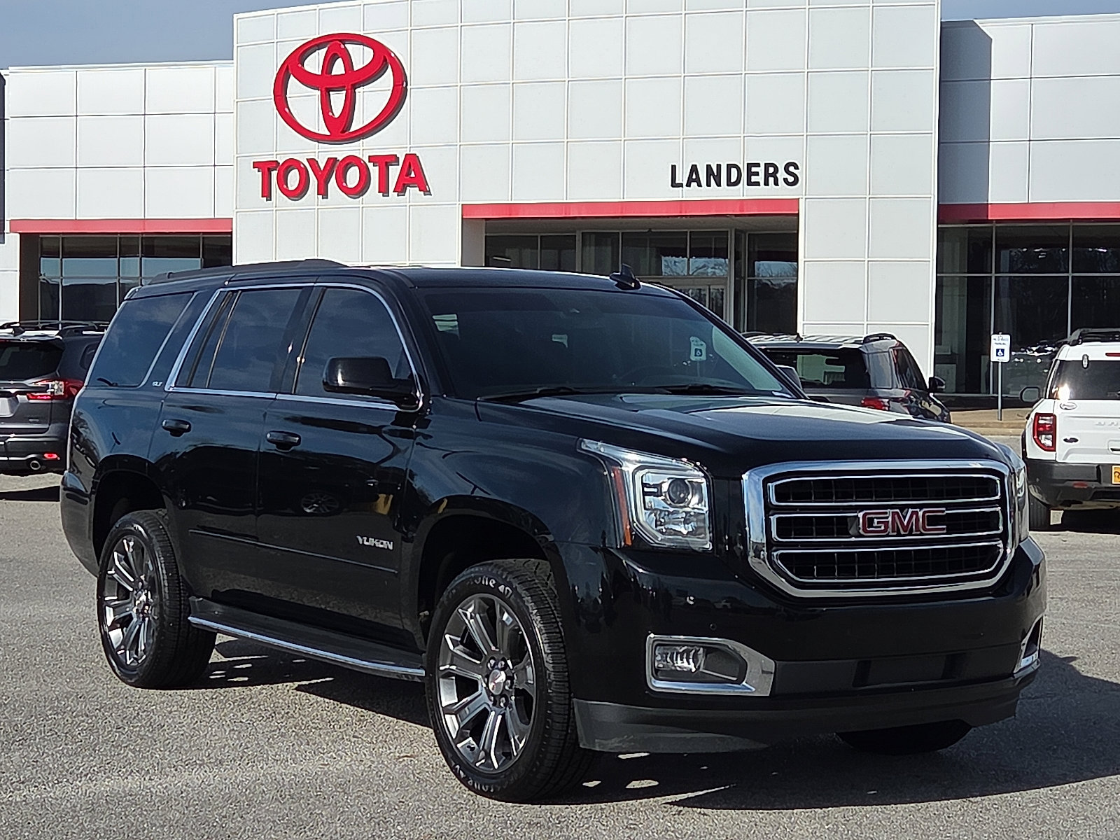 2020 GMC Yukon SLT's photo