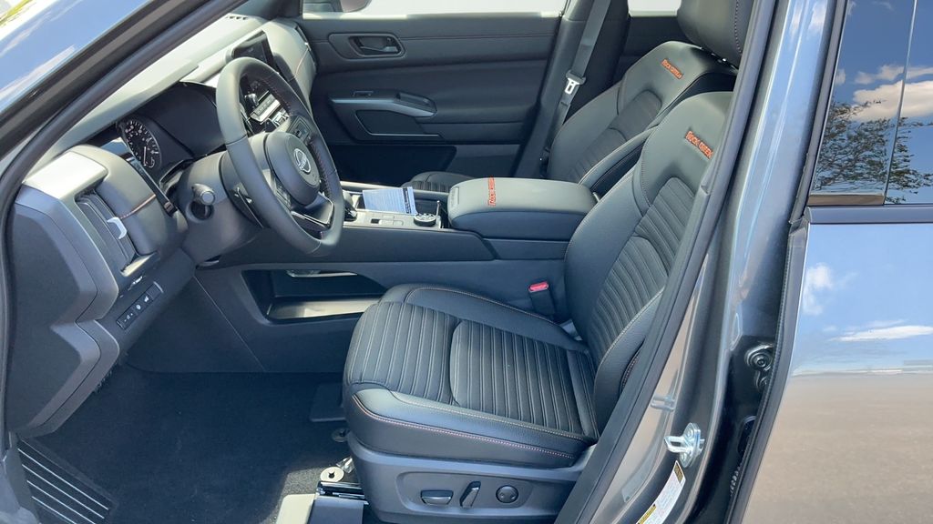 2025 Nissan Pathfinder Rock Creek photo 7