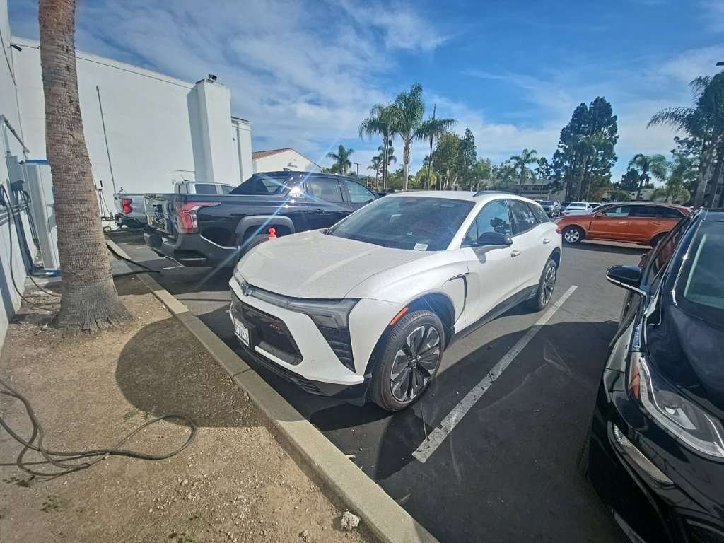 2025 Chevrolet Blazer EV RS photo 2