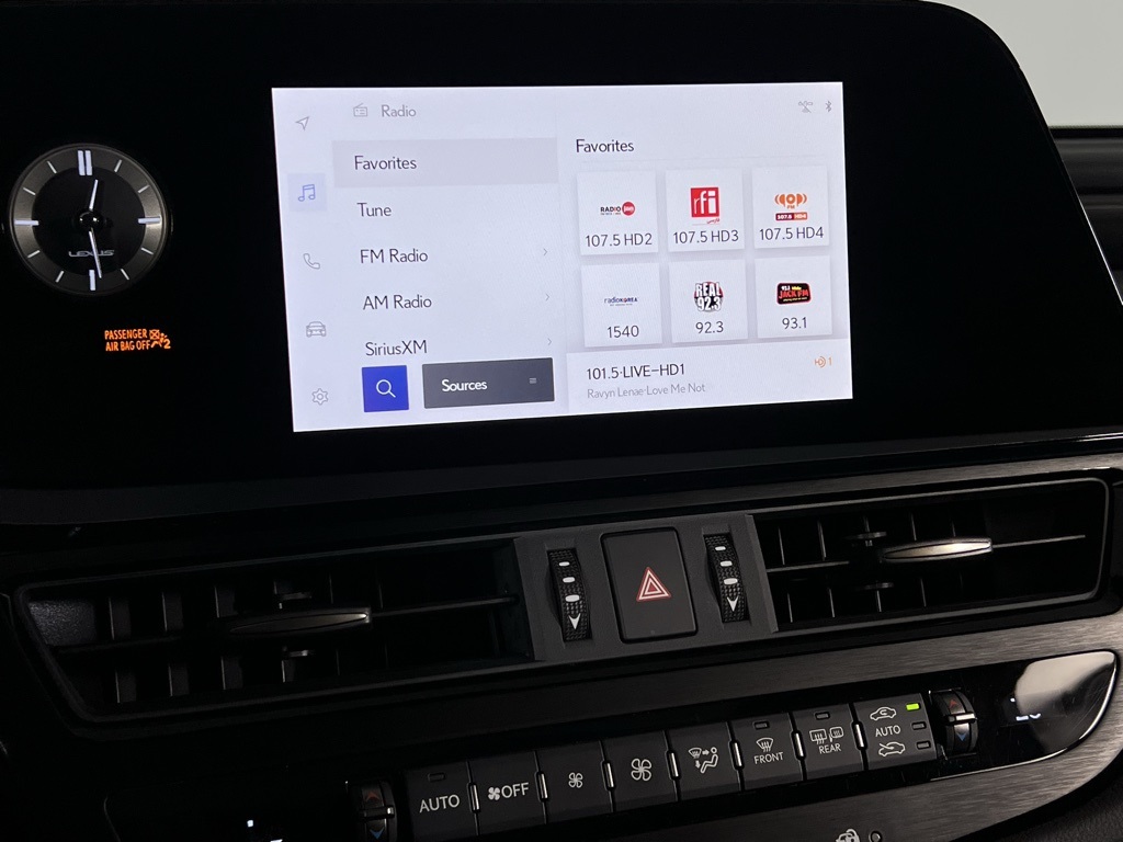 2025 Lexus ES 350 photo 13