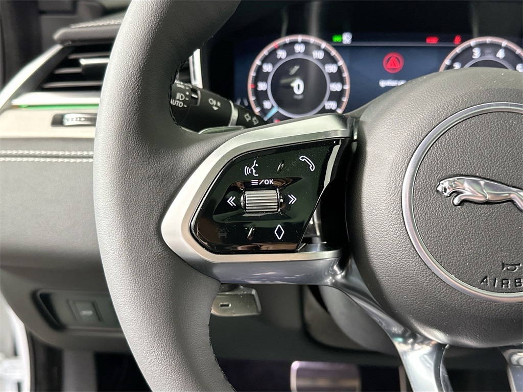 2024 Jaguar XF P300 R-Dynamic SE photo 13