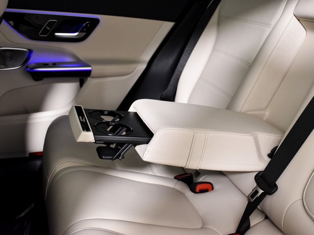 2026 Mercedes Benz GLC 300 photo 31
