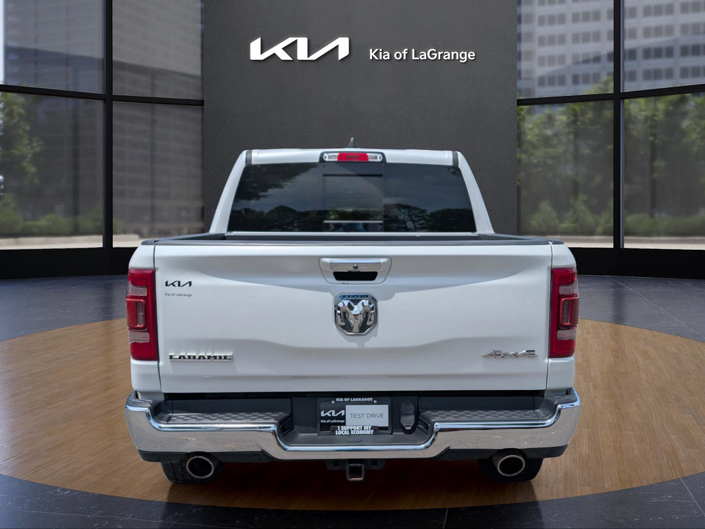 2020 Ram 1500 Laramie photo 6