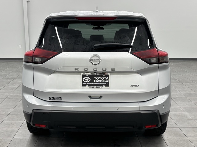 2025 Nissan Rogue SV photo 3