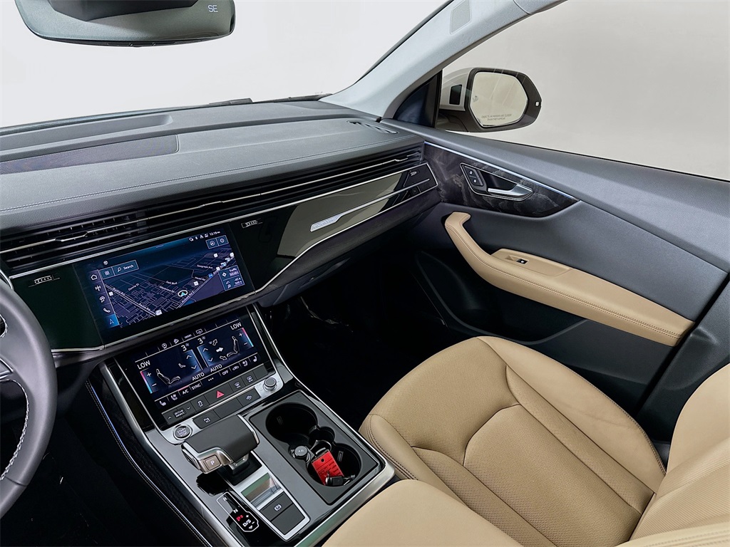 2025 Audi Q8 55 Premium Plus photo 23