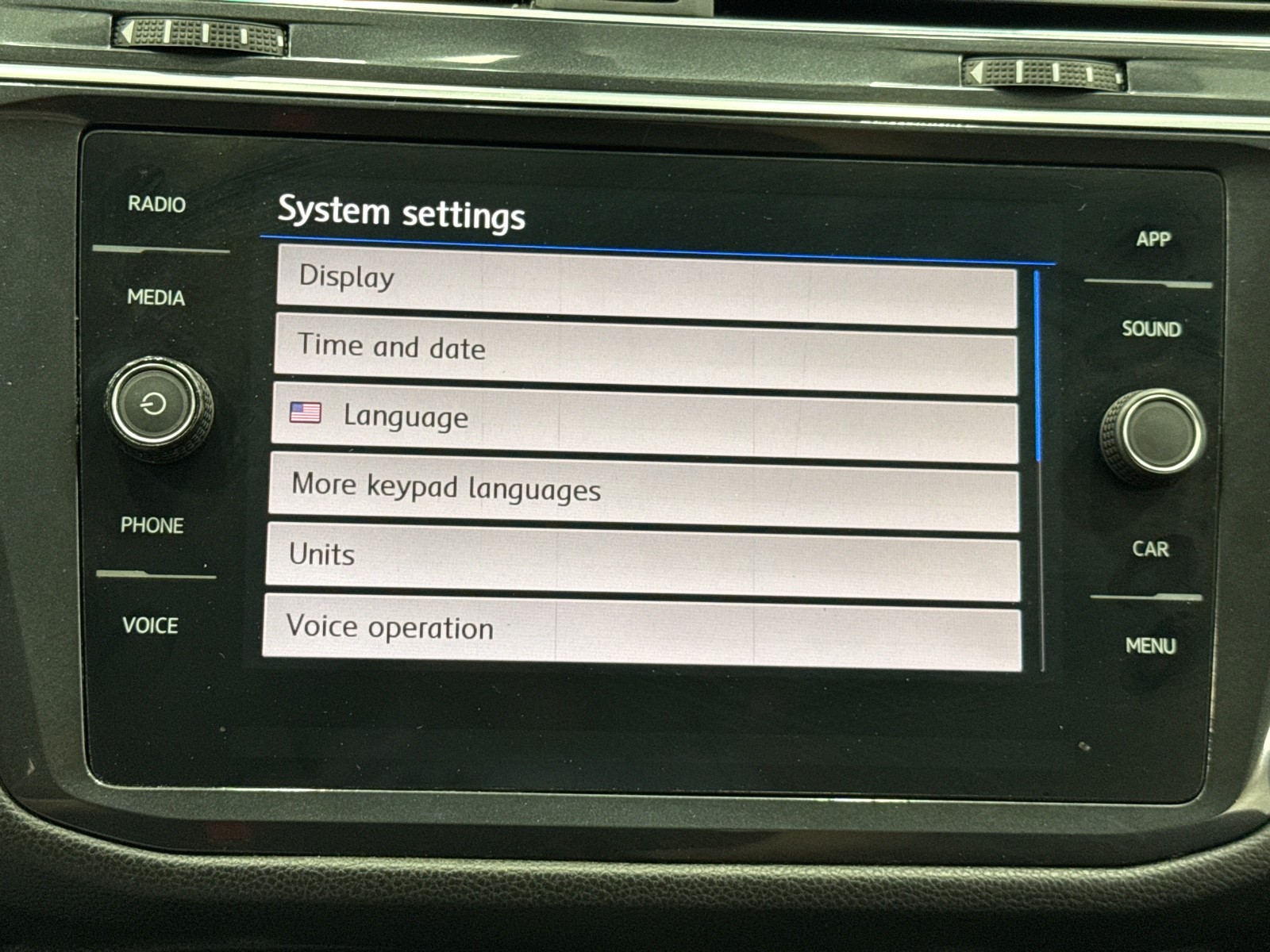 2018 Volkswagen Tiguan SE photo 17
