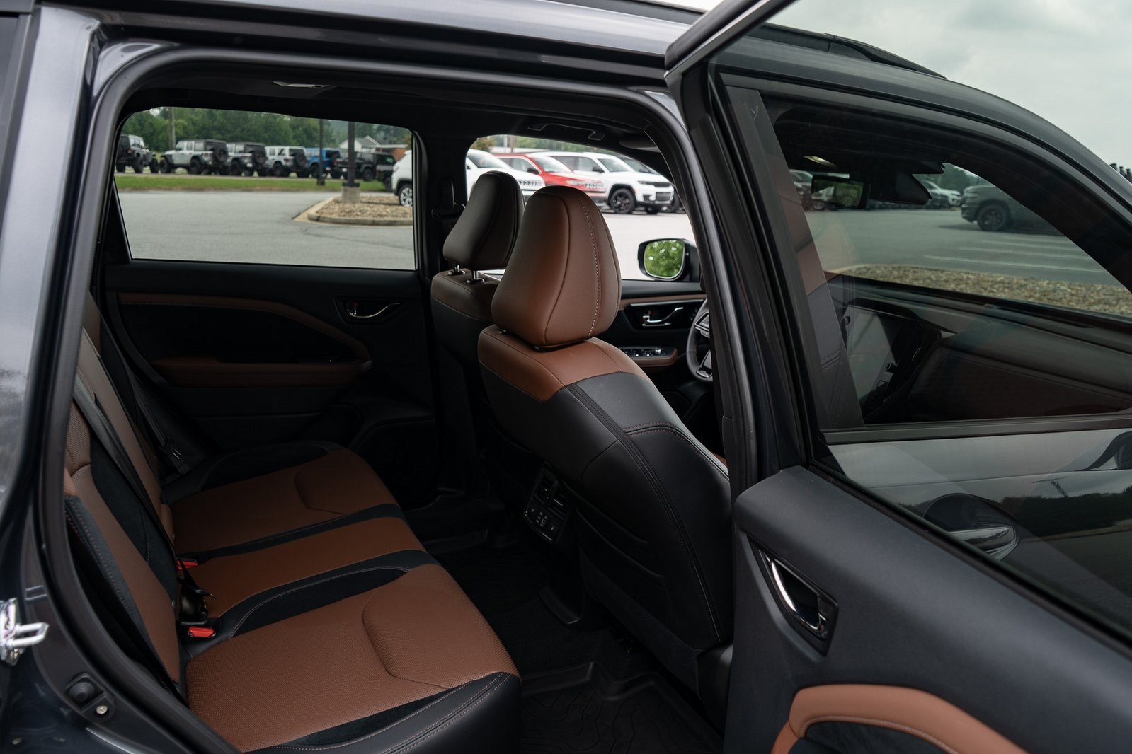 2025 Subaru Forester Touring photo 18