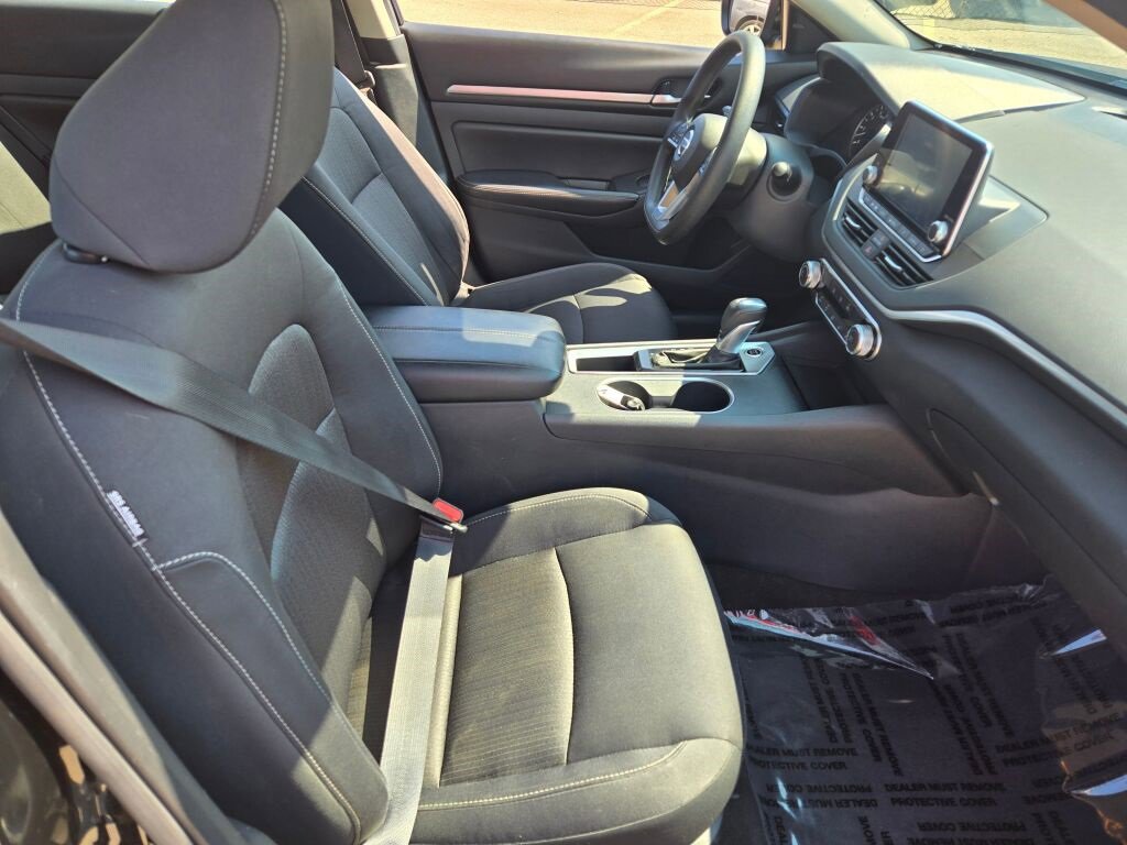 2022 Nissan Altima 2.5 SV photo 4