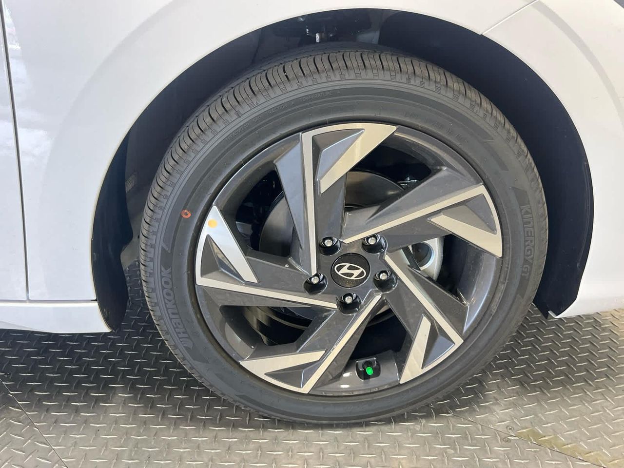 2025 Hyundai Elantra Hybrid Limited photo 23