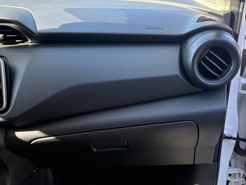 2024 Nissan Kicks S photo 30
