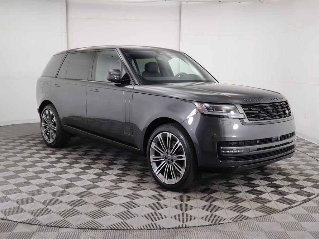 2025 Land Rover Range Rover SE photo 3