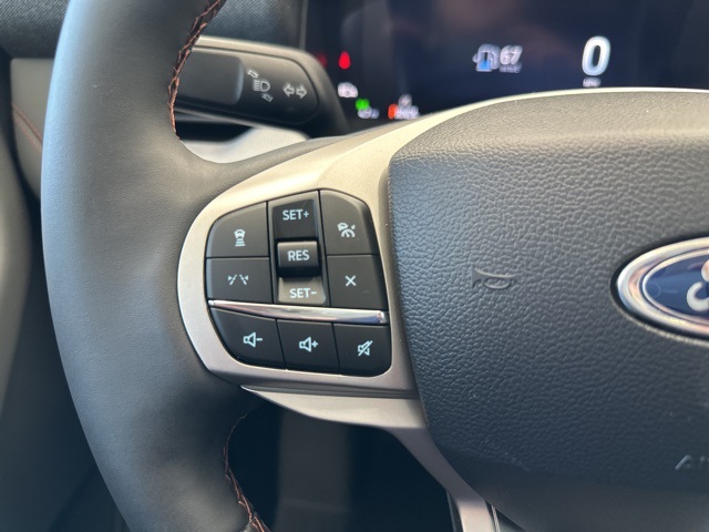 2025 Ford Explorer photo 16