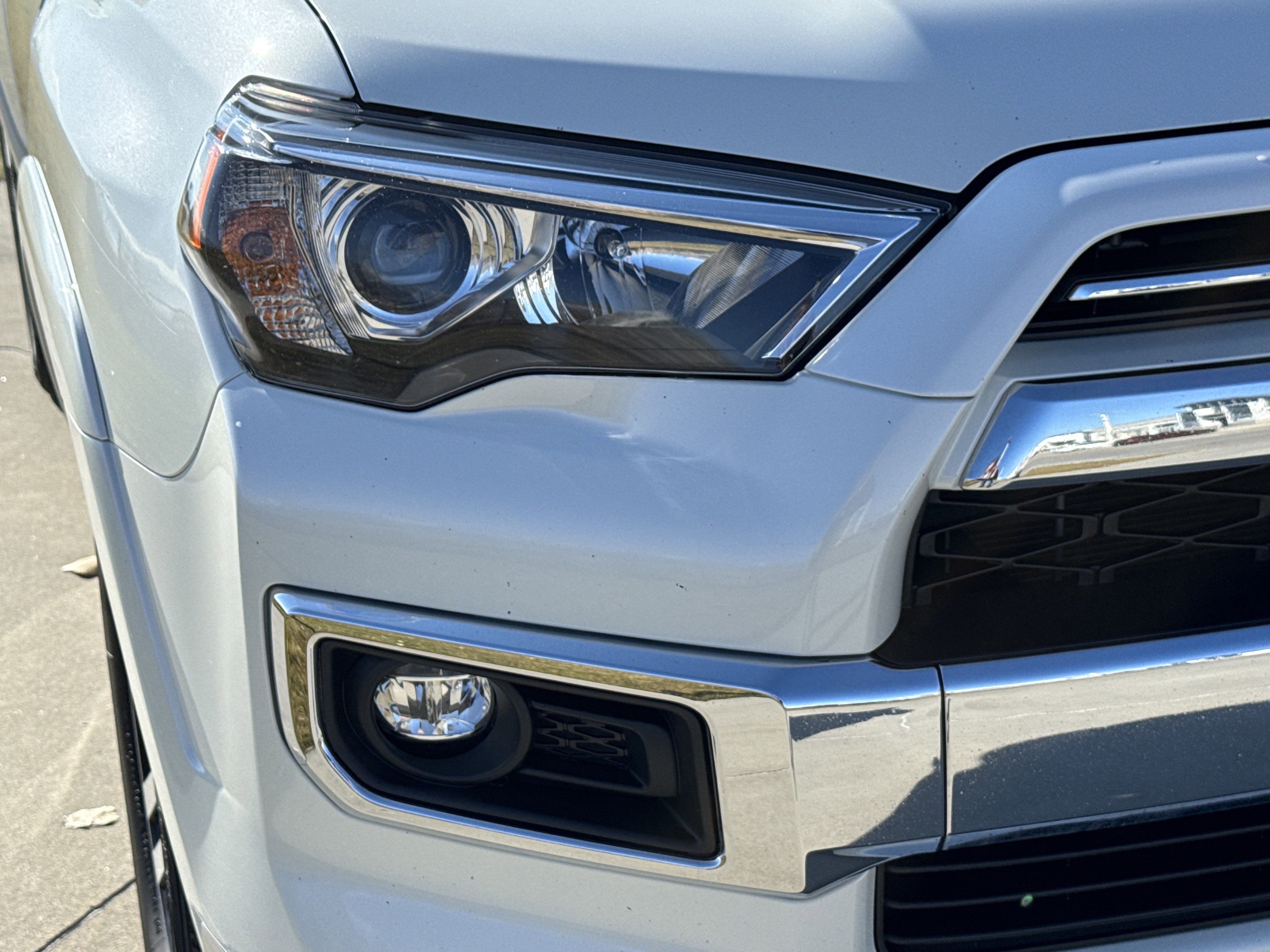 2023 Toyota 4Runner Limited photo 3