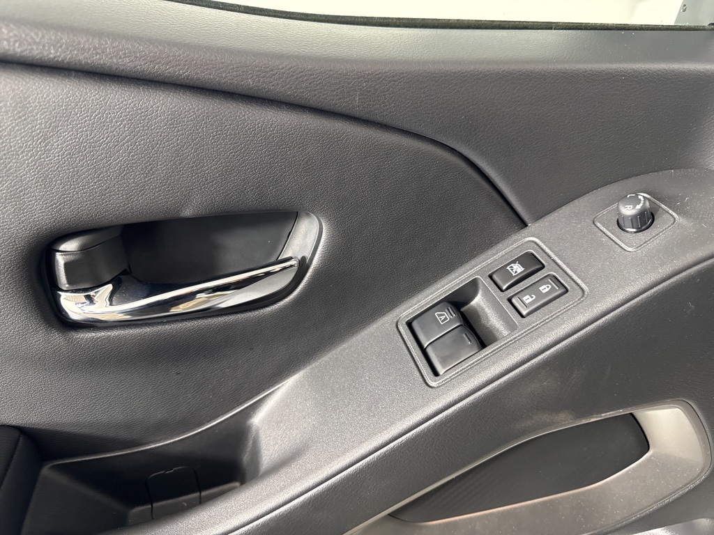 2025 Nissan Frontier SV photo 13