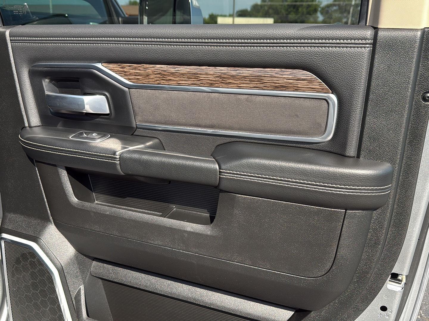 2021 Ram 2500 Laramie photo 17