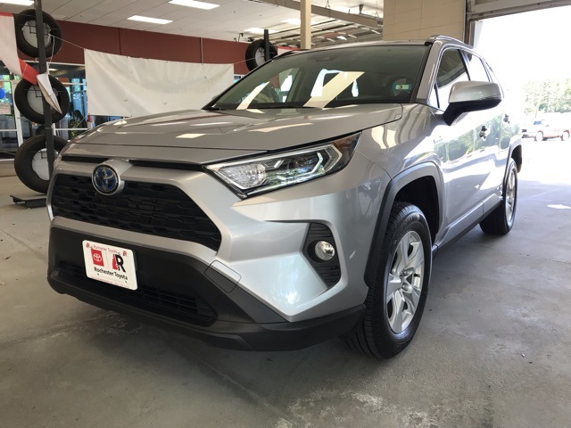 2020 Toyota RAV4 Hybrid XLE photo 7