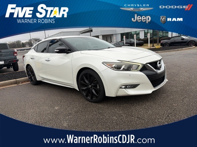 2017 Nissan Maxima SR's photo