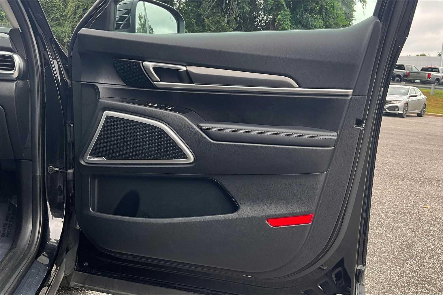 2022 Kia Telluride LX photo 20