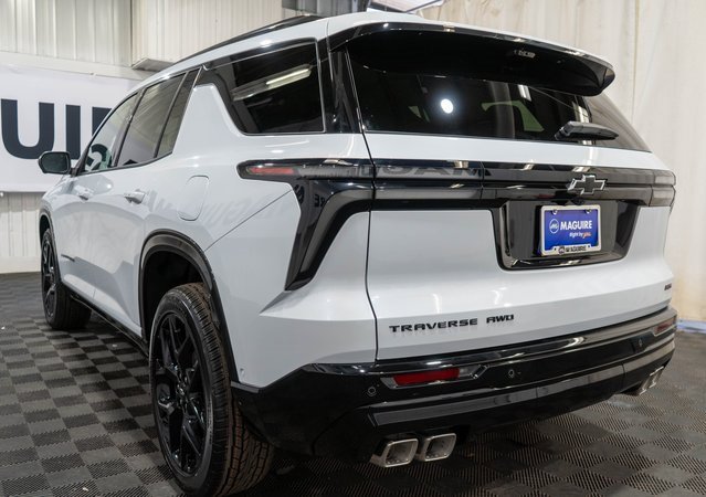 2026 Chevrolet Traverse RS photo 3