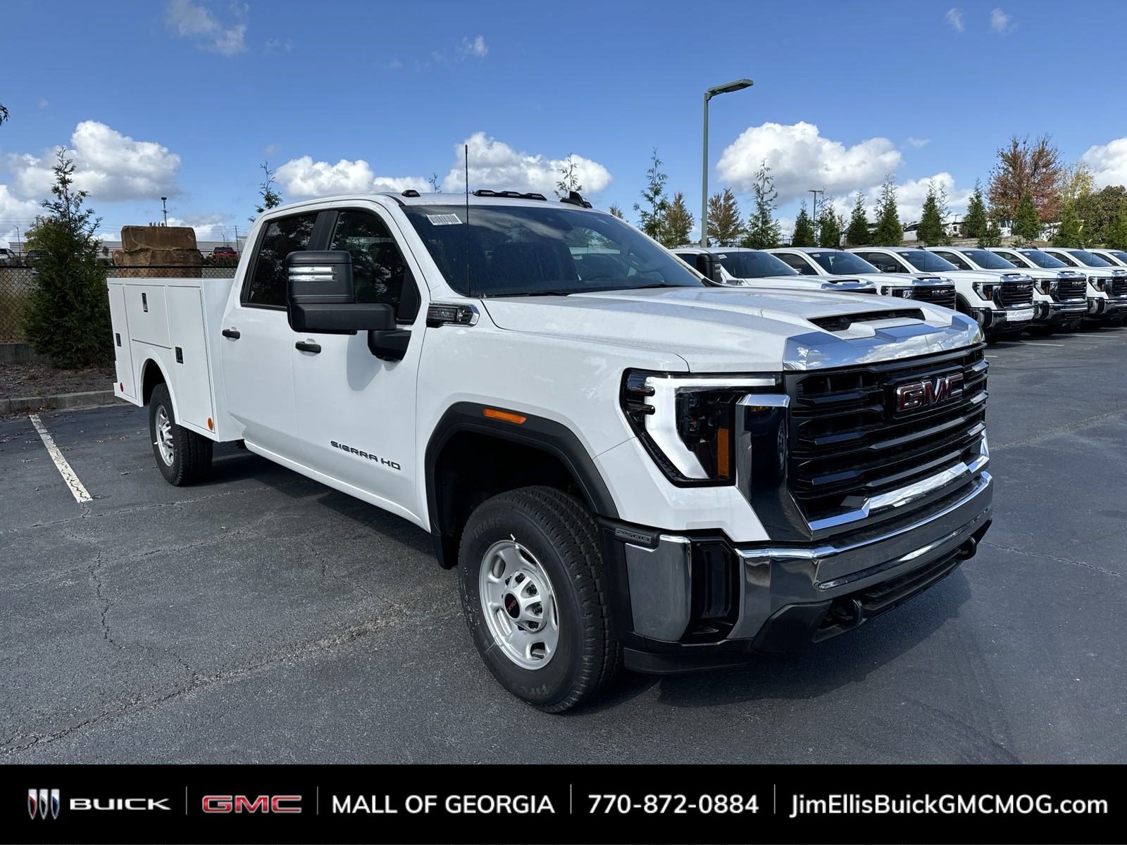 2024 GMC Sierra 2500HD Pro's photo