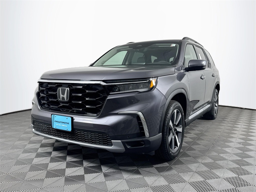 2025 Honda Pilot Touring's photo