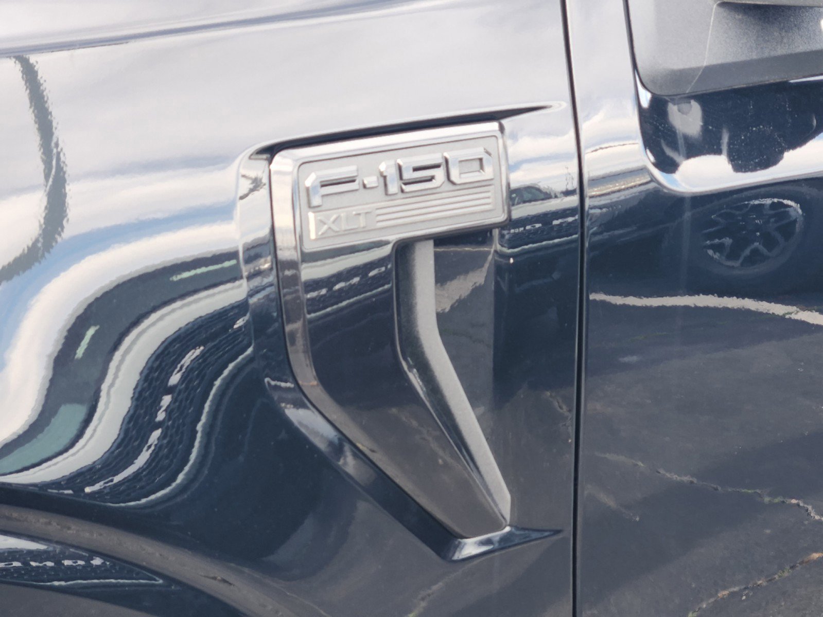 2025 Ford F-150 XLT photo 8
