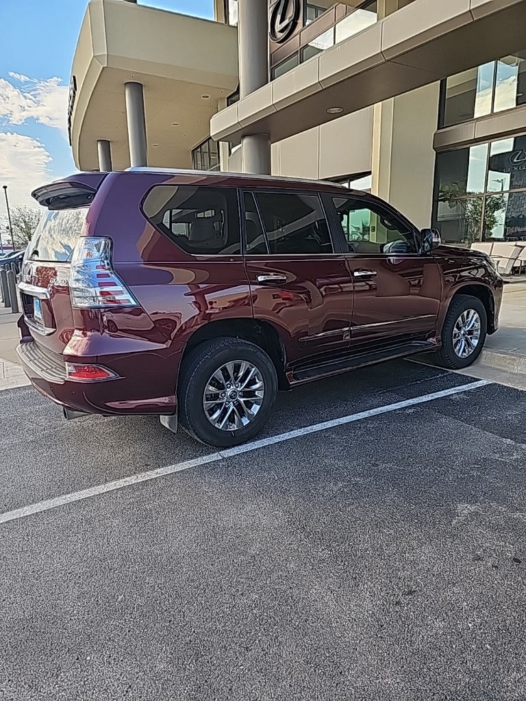 2016 Lexus GX 460 photo 3
