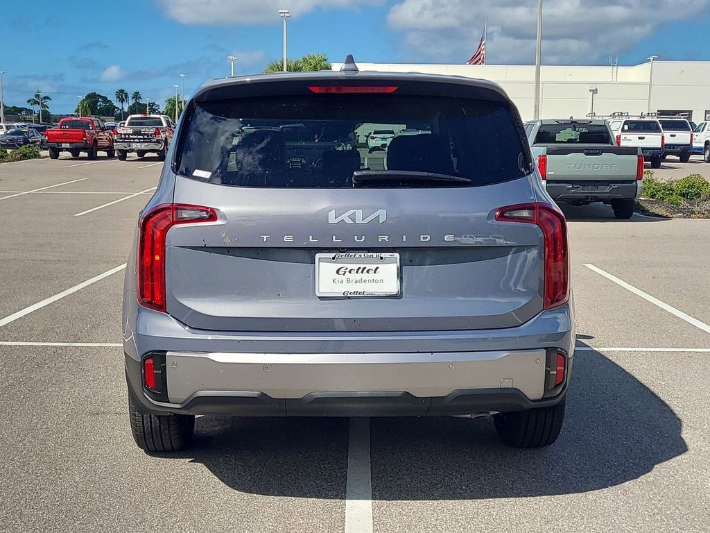 2025 Kia Telluride LX photo 3