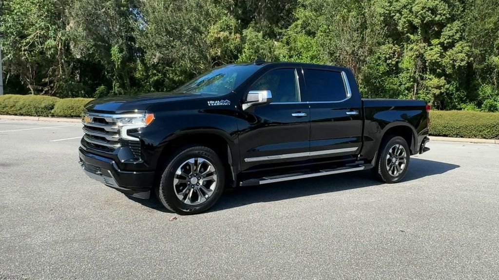 2024 Chevrolet Silverado 1500 High Country photo 4