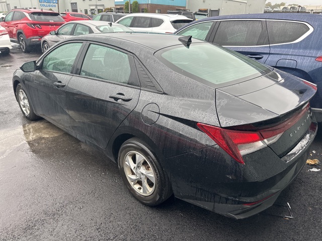 2023 Hyundai Elantra SE photo 4