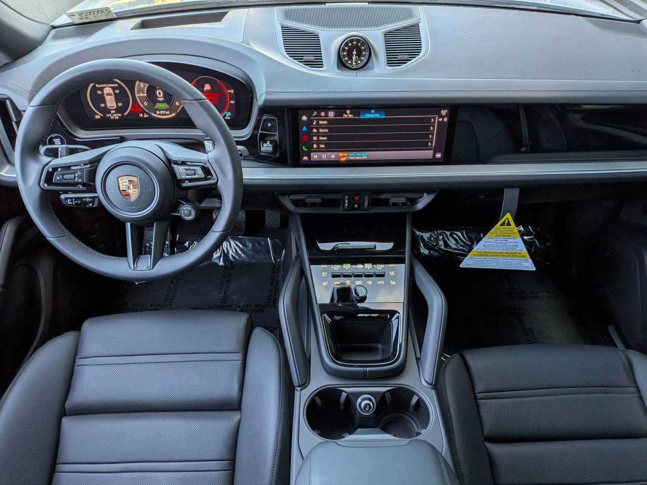 2026 Porsche Cayenne Base photo 18