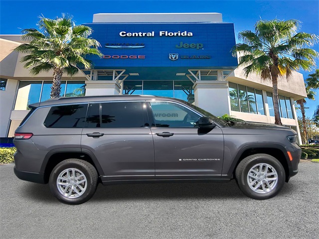 2025 Jeep Cherokee Laredo Altitude photo 2
